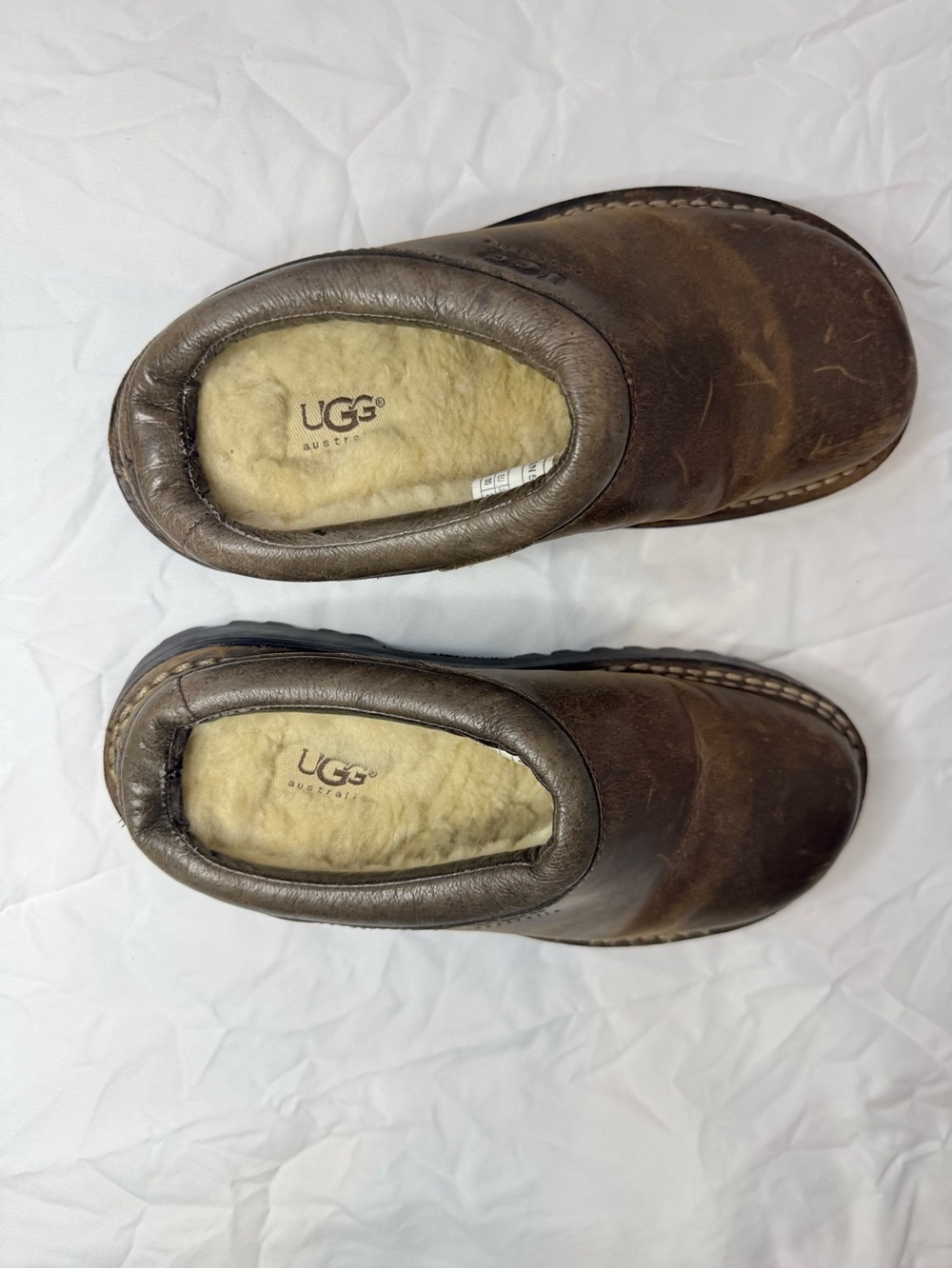 UGG Australia Vintage Brown Leather Shearling Lined Clogs mules size 5 women